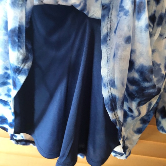 AVA & GRACE LIKE NEW TOP/LINED INSIDE,SILVER BUTTONS CLOSURE/ 3/4 ROLL SLEEVES - Picture 4 of 8